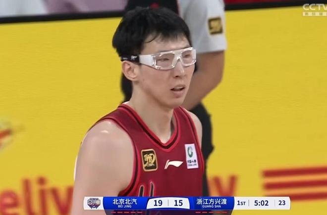 末节21-3，广厦2-1北京男篮！周琦26+13，胡金秋27分孙铭徽21+6！