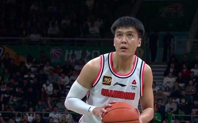 广东队首发锋卫离队；广东队有意凯尔三世，继续补强小外援