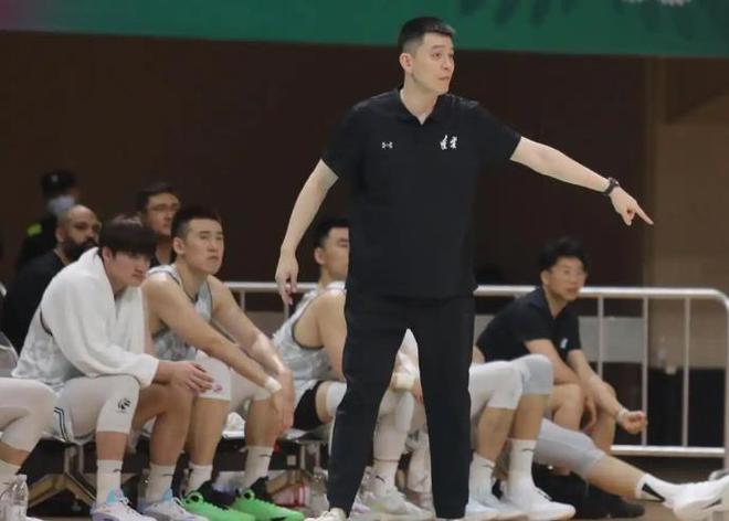 这一年经历了什么！杨鸣爱徒状态下滑明显 被调侃是菜鸟