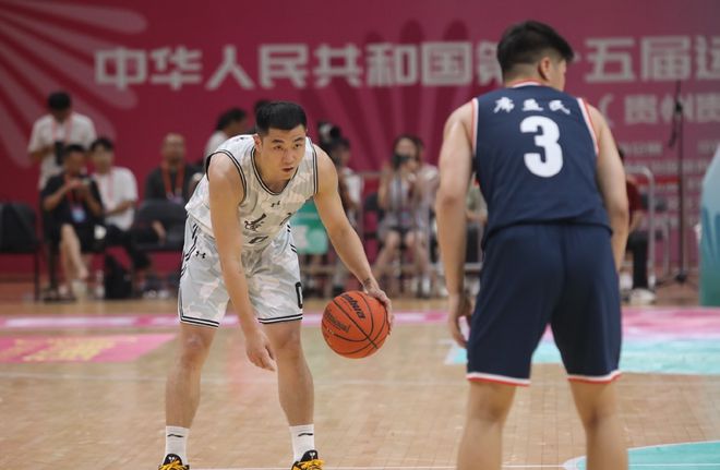 辽篮三连胜提前晋级！板凳奇兵轰16+6大爆发，杨鸣全运会冲冠有戏