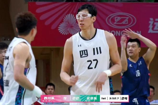 周琦23+14孙铭徽11+15，四川队9分完胜北京，廖三宁22分独木难支