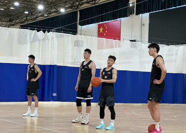 CBA最新消息！武子涵加入廣東，鄒陽確定留隊(duì)，新疆更換教練