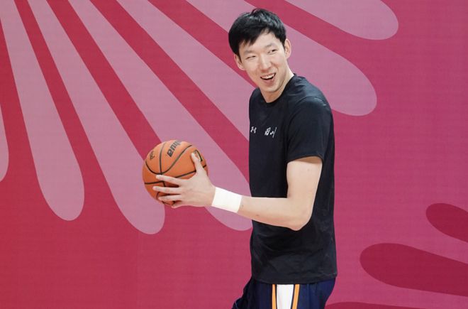 23分14板！超级中锋几乎一己之力重创北京内线，四川找到冲冠答案