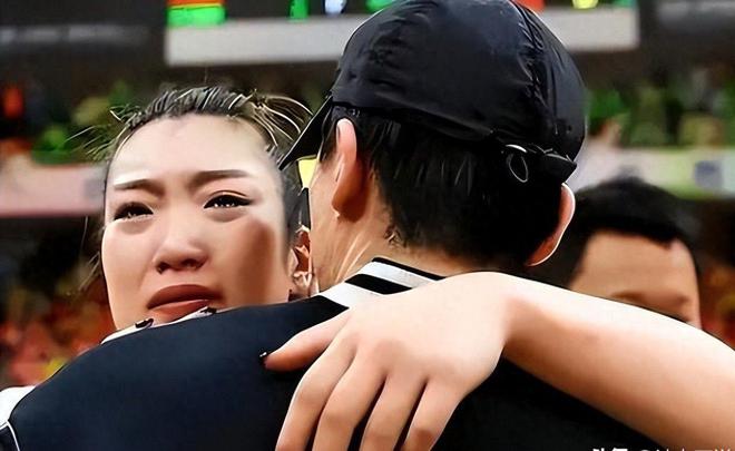 李梦无缘国家队，张隆前妻2年前爆料篮协保她，换代后宫鲁鸣铁腕