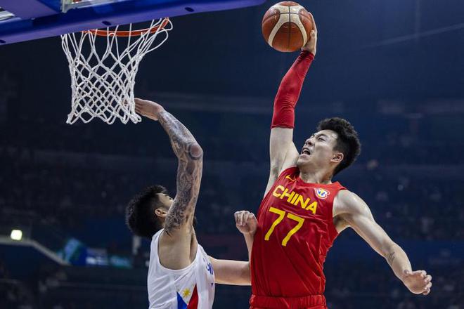 张镇麟陈旧性伤病复发退出中国男篮集训 返回俱乐部继续康复工作