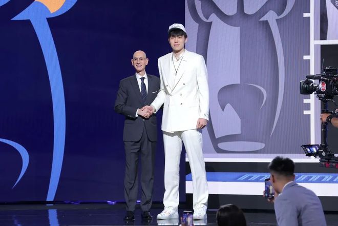 杨瀚森之前，总计有8名中国球员被选中，其中3人却未能打上NBA！