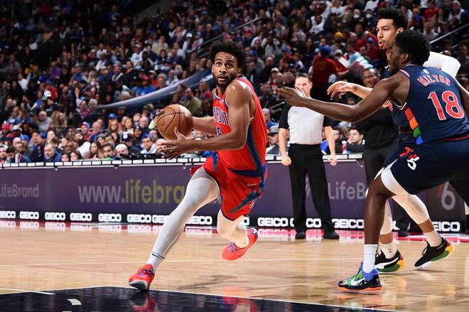 灰熊签下前勇士锋线，他是上赛季NBA发展联盟的最佳防守球员？