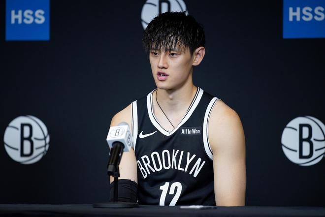 北京媒体人：真不觉得曾凡博在篮网完全打不了