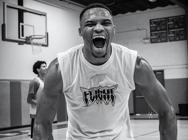 放弃1年330万，无人问津！NBA名宿说得没错，激怒威少后果自负
