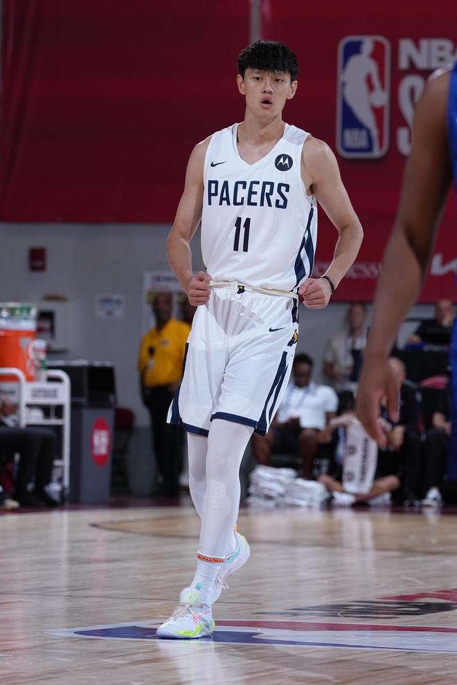 博主谈曾凡博与篮网签约：他的打法适合NBA潮流
