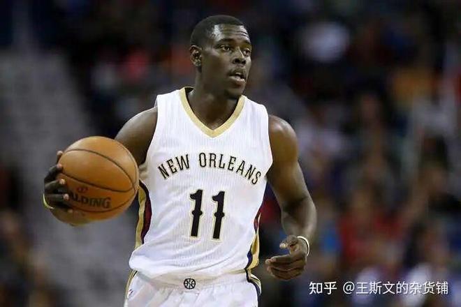 你觉得NBA近十年来，防守能力最强的外线和内线球员分别是谁？