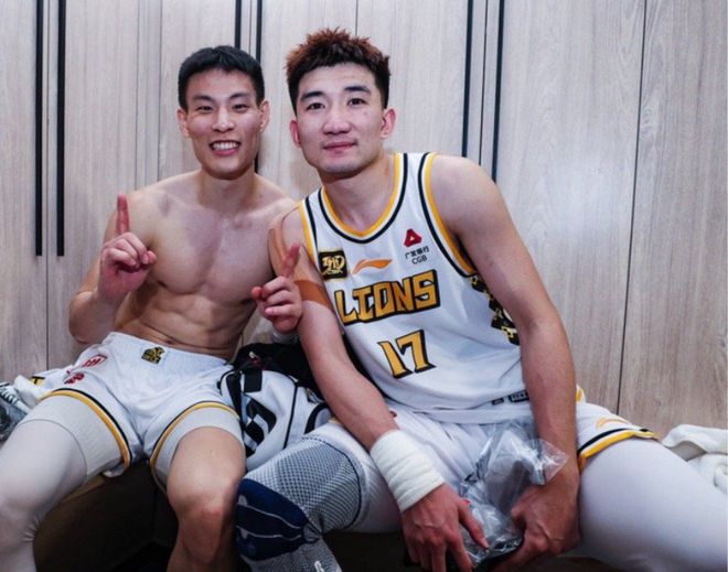 广厦夺冠后场补强！锁陈盈骏+连进关键球，再也不怕赵岩昊低迷了