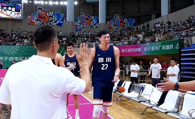 全运会篮球赛出现大笑话！四川花600万买周琦，换来2T+开门黑