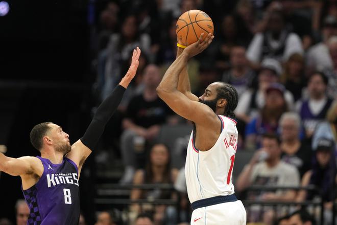 哈登：現在的小孩甚至NBA超巨都在用后撤步 對此我很驕傲