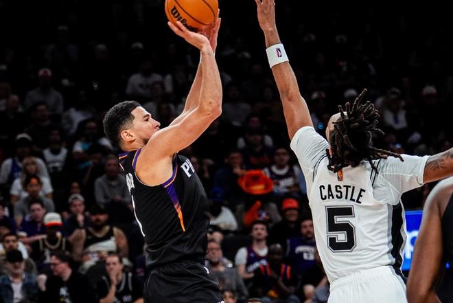 文班亚马14中4赛季最憋屈一战！布克28+13，太阳送马刺常规赛首败