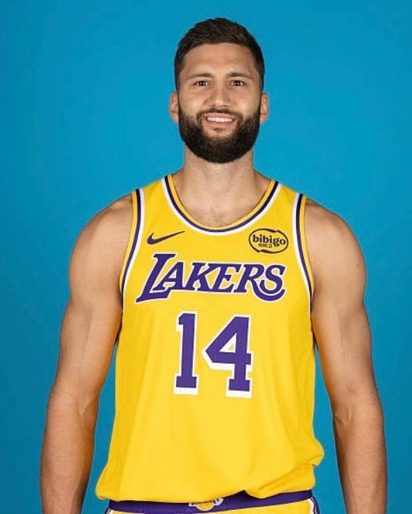 湖人遭打击:克勒贝尔斜方肌拉伤无缘揭幕战 预计两周后复查