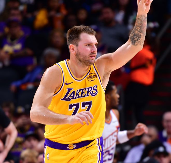 轰25+7+4！东契奇复出首战连中三分：减重效果显著剑指MVP