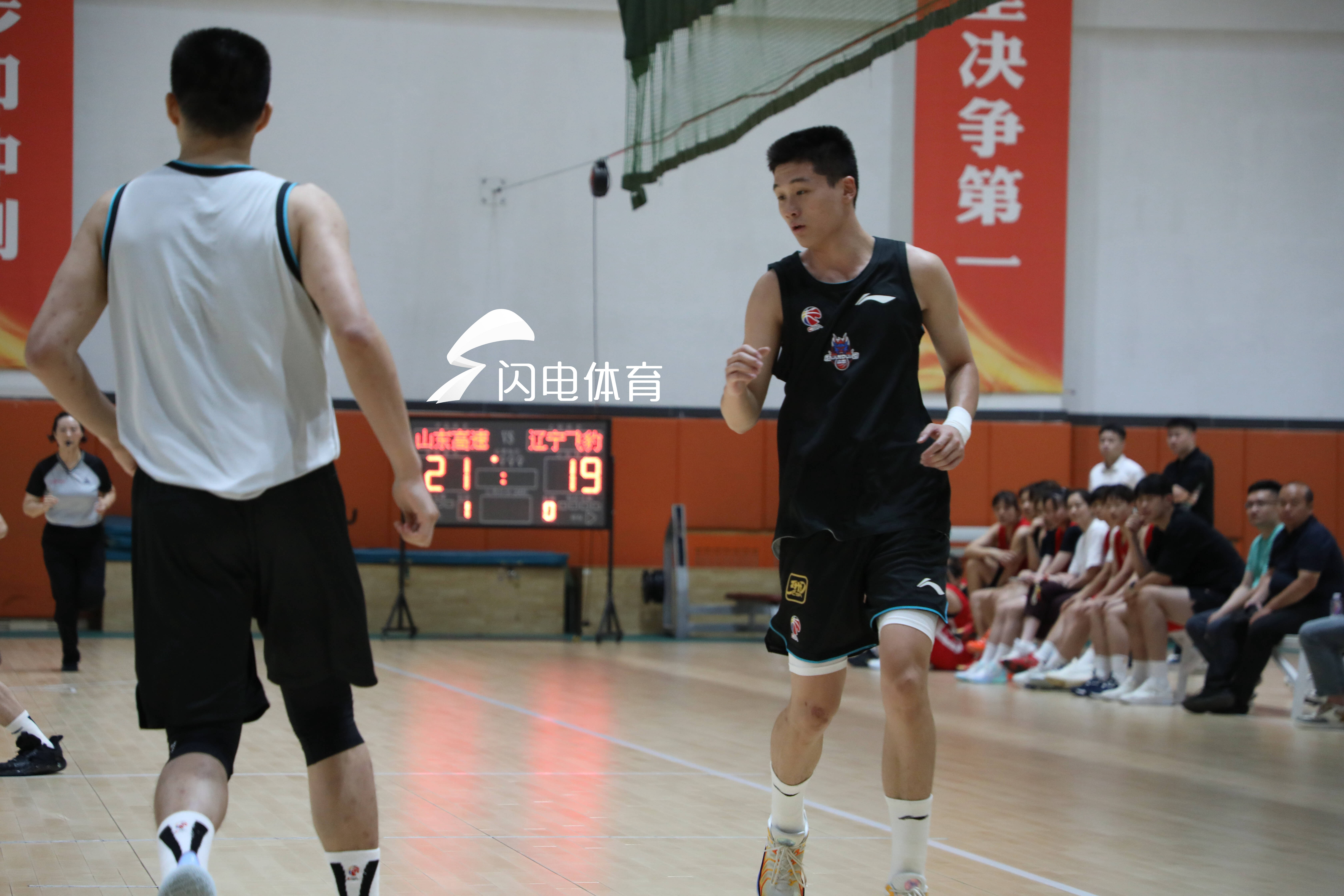 山东高速男篮内部热身赛78-81惜败辽篮，赛后邱彪点评年轻队员表现