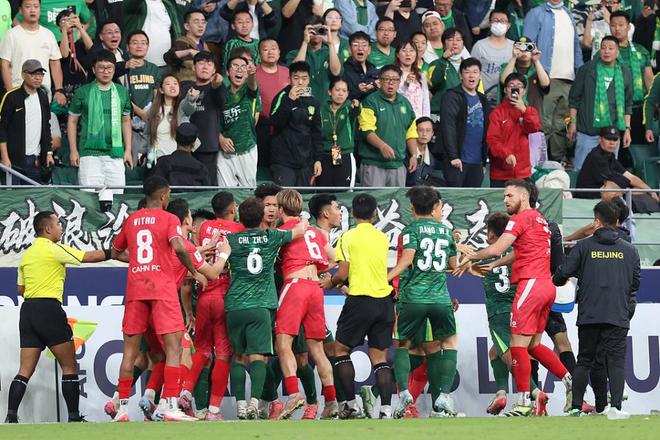 2战河内均干架!国安遭亚足联怒批:有损亚冠声誉,加重罚款4.4万
