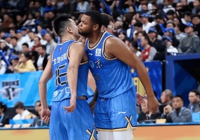 北京虐廣東！曾凡博+雙外轟61分，周琦趙睿劃水，薩姆納空砍31分