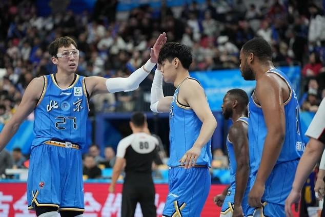 曾凡博：很幸運(yùn)能重回從小夢(mèng)想的主場(chǎng)，會(huì)付出100%努力回饋球隊(duì)和球迷