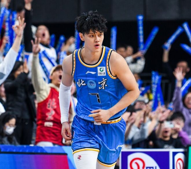 北京狂勝笑傲京粵大戰(zhàn)：曾凡博回歸鑄沖冠陣容 三叉戟61分制勝