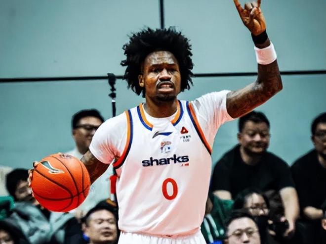 上海90-73青島3喜1憂！張鎮(zhèn)麟防守太關(guān)鍵，弗格實(shí)在不行換了吧！