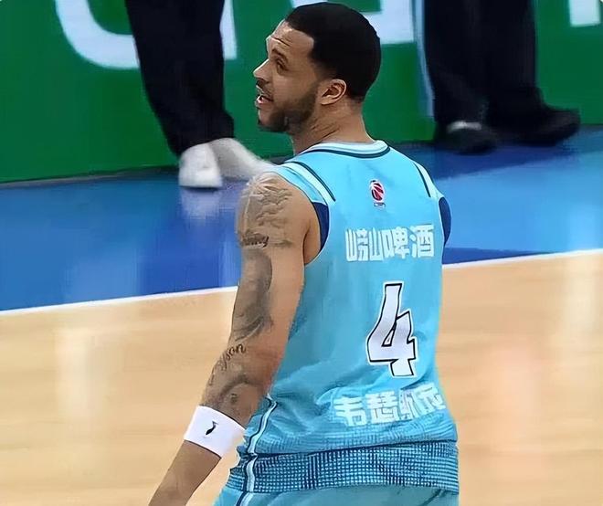 青島對陣上海，劉維偉做出明智之舉，超級外援在比賽中證明了自己