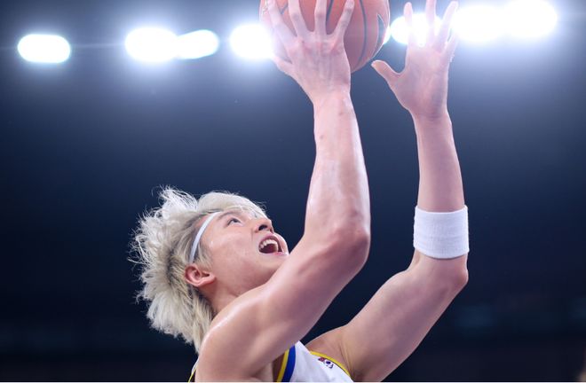 升第一！上海大勝青島豪取8連勝 王哲林21+8賽季新高楊31分