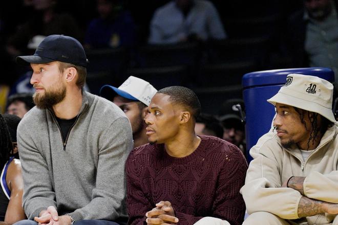 威少签约后亮相！东契奇31分，湖人被逆转，被绝杀！