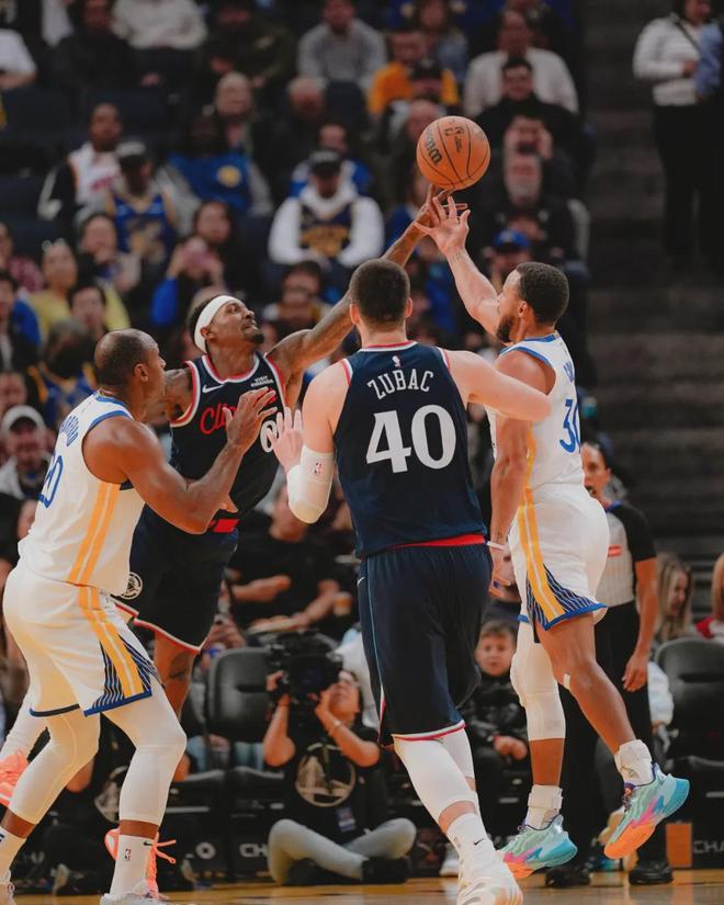 掀翻勇士！狂砍25+4+2！快船50顺位捡到宝了