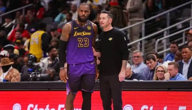 詹姆斯因伤缺阵4-6周，他与湖人都在下一盘大棋，该启动决定三了
