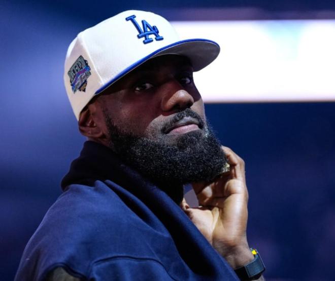 美记：詹姆斯会密切关注球队战况，若无法赢球或许将转投别处