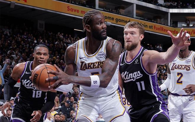 力压2.17亿中锋!湖人捡漏2米13状元轰22+15真硬,2年1660万真香