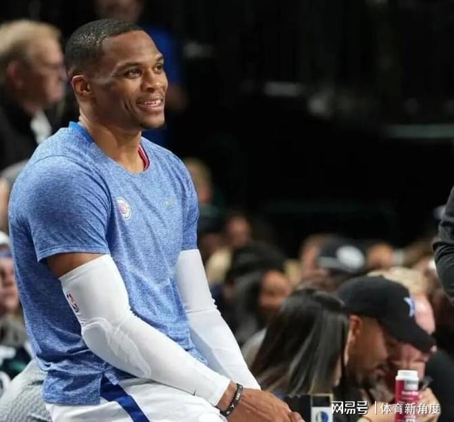 威少再爆湖人内幕：某人虚假，这已经不是第一次这么干了