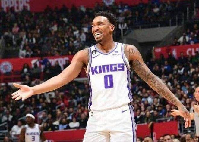 国王官方：蒙克、基根·穆雷缺席今天对阵快船的比赛