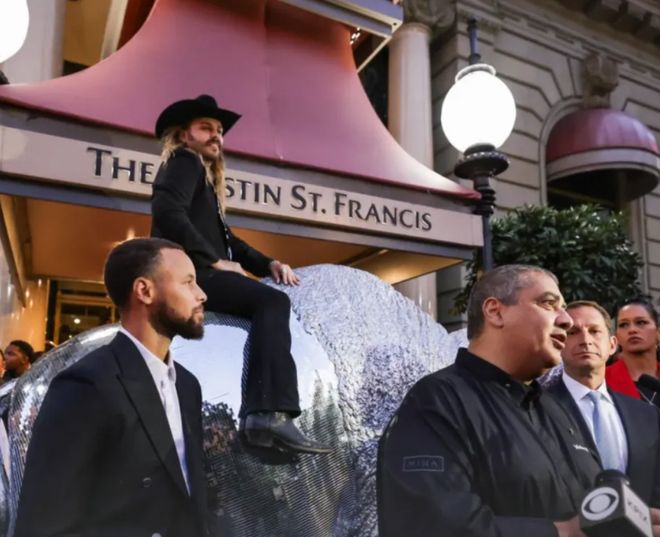 叫板詹姆斯？库里投资秘境酒吧，宣传另一种酒！