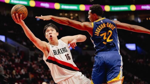 对飙库里引爆摩达中心 三分已是杨瀚森常规武器?