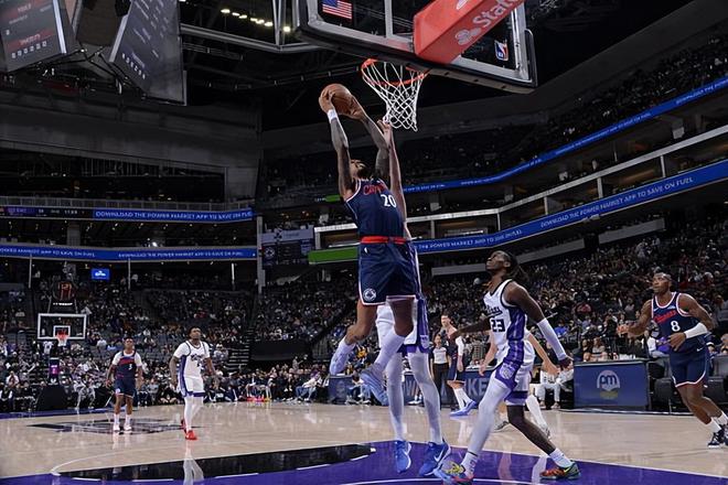 18分钟内豪取24分,快船锋线新援正在逐渐找到自己的角色?