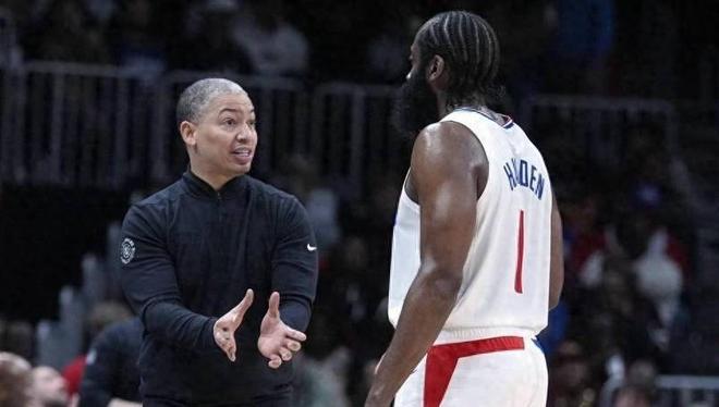 快船烂到家了！5大首发被1人虐，5个替补又被1人虐，扬帆变成沉船...