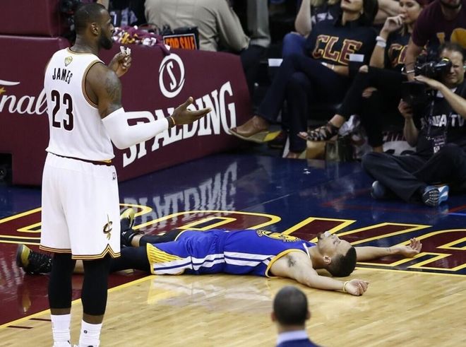 库里终结者！詹姆斯近几场打勇士场均33.8分10助攻9.4篮板！