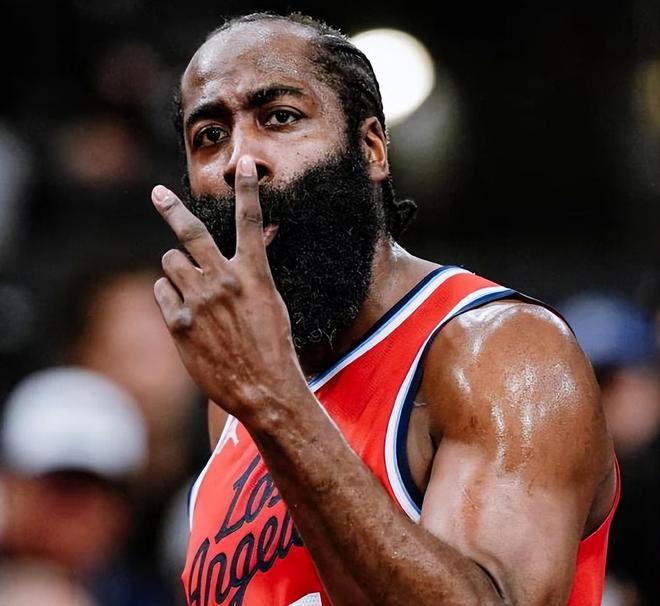 恭喜哈登！2年1800w，小球时代转型最成功中锋助你争冠！