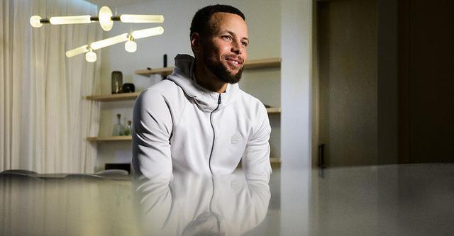 库里训练师：库里目前的第一步和爆发力是生涯最佳状态