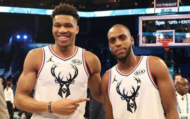 字母哥谈米德尔顿是他一辈子的兄弟 他俩曾一起夺得2021年总冠军