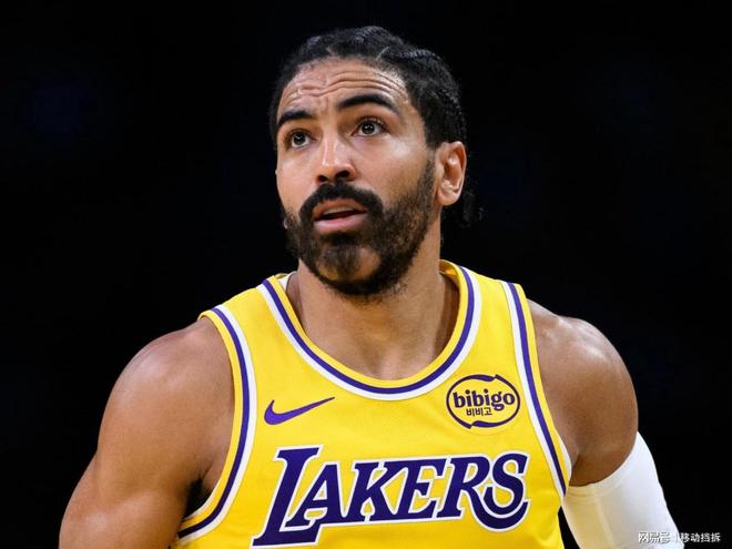 47%+56%+100%，场均16分！整整两年，文森特知道佩总是怎么过的吗