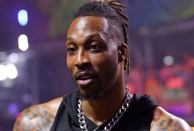 霍华德：霍福德激励了我，我们高中同届而他还在打球