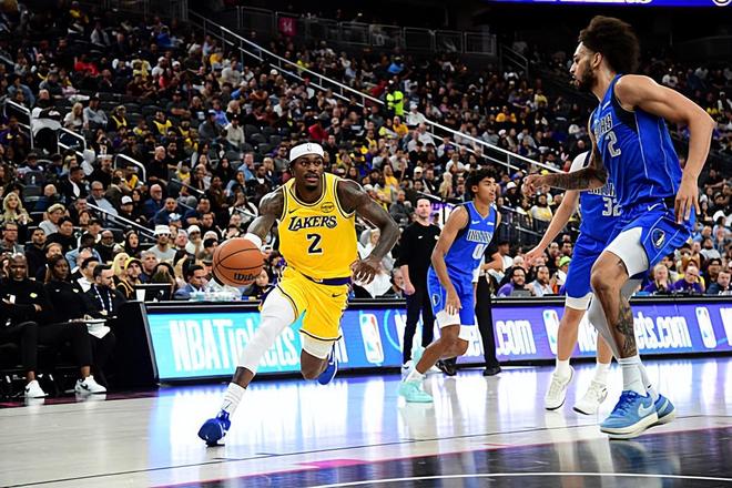 攻防两端的表现都相当抢眼,但湖人锋线大闸莫名其妙又受伤了?