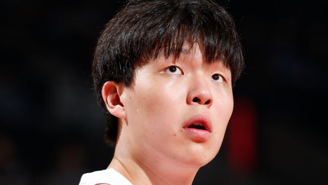 湖人队记：杨瀚森具备现代中锋特质，他让批评者们显得很蠢