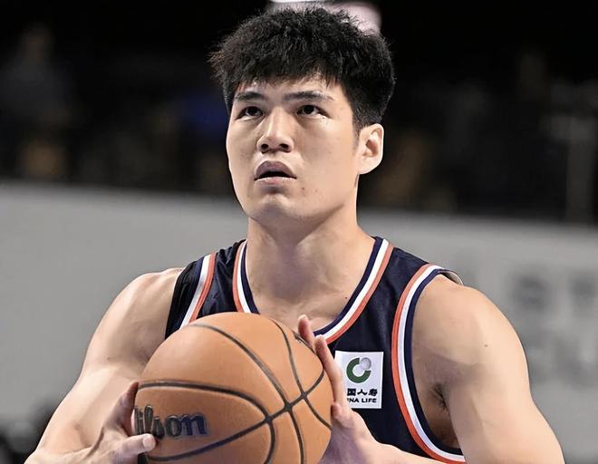 北控后悔不？NBA季前赛陈国豪连续两场上双，下赛季或迎蜕变！