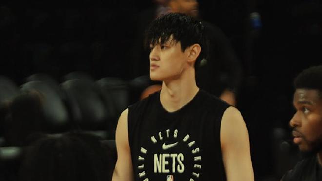 篮网赢了，但球迷输了！非主角却贡献两个热搜，曾凡博无缘NBA？